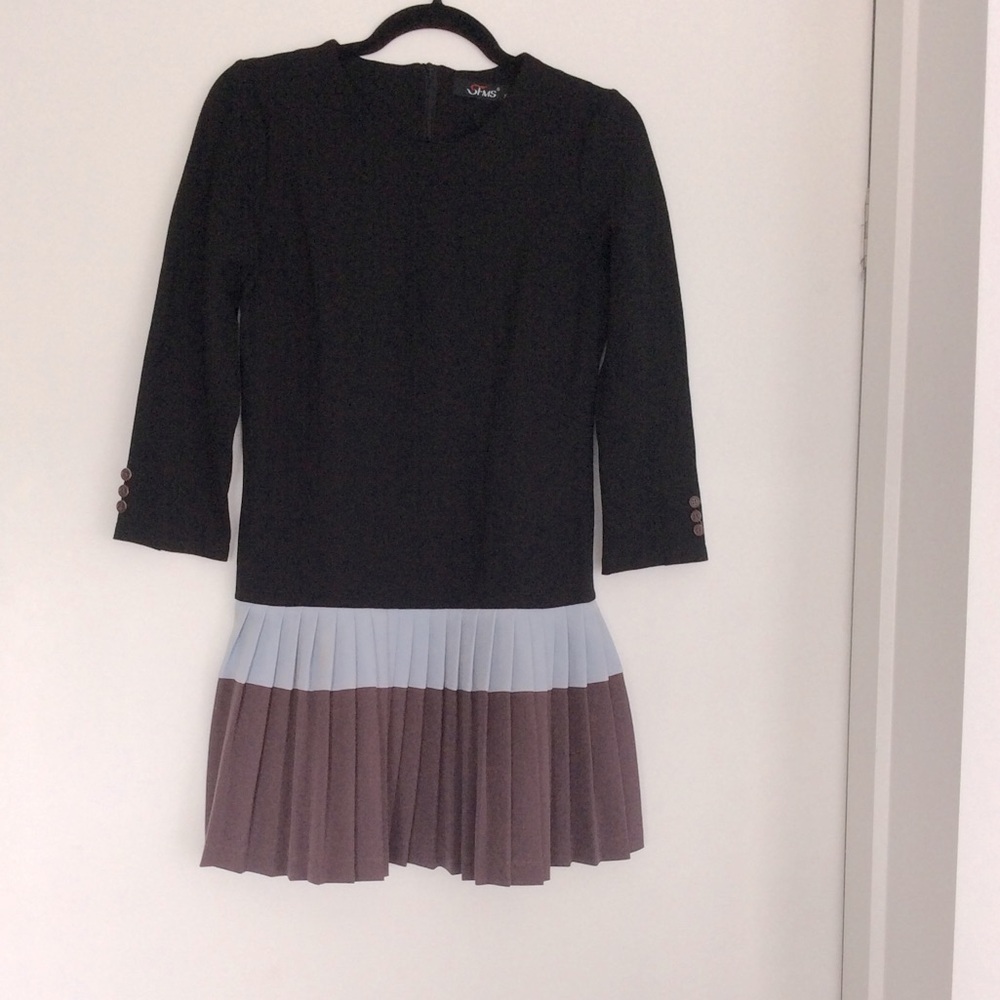 Pleated detail dress in size small